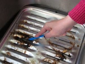 Using Scrigit to clean broiler pan